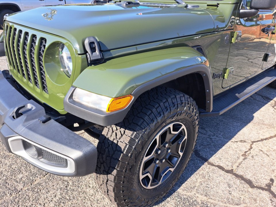 Used 2023 Jeep Gladiator Sport AWD/4WD image 27