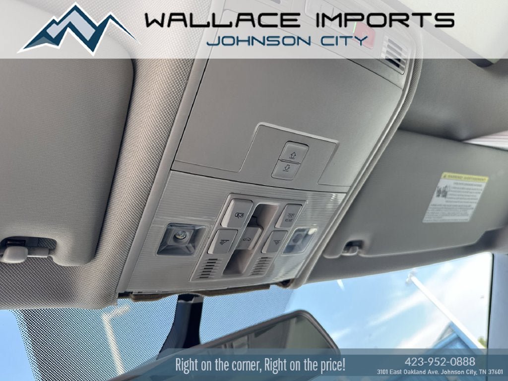 Used 2020 Volkswagen Tiguan SEL FWD image 16