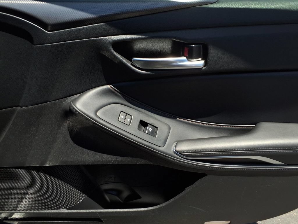 Used 2021 Toyota Avalon XSE FWD image 23