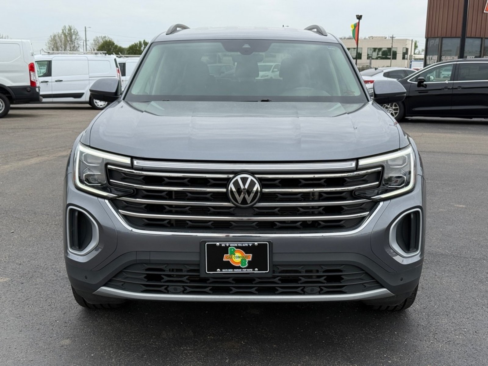 Used 2025 Volkswagen Atlas SE AWD/4WD image 3