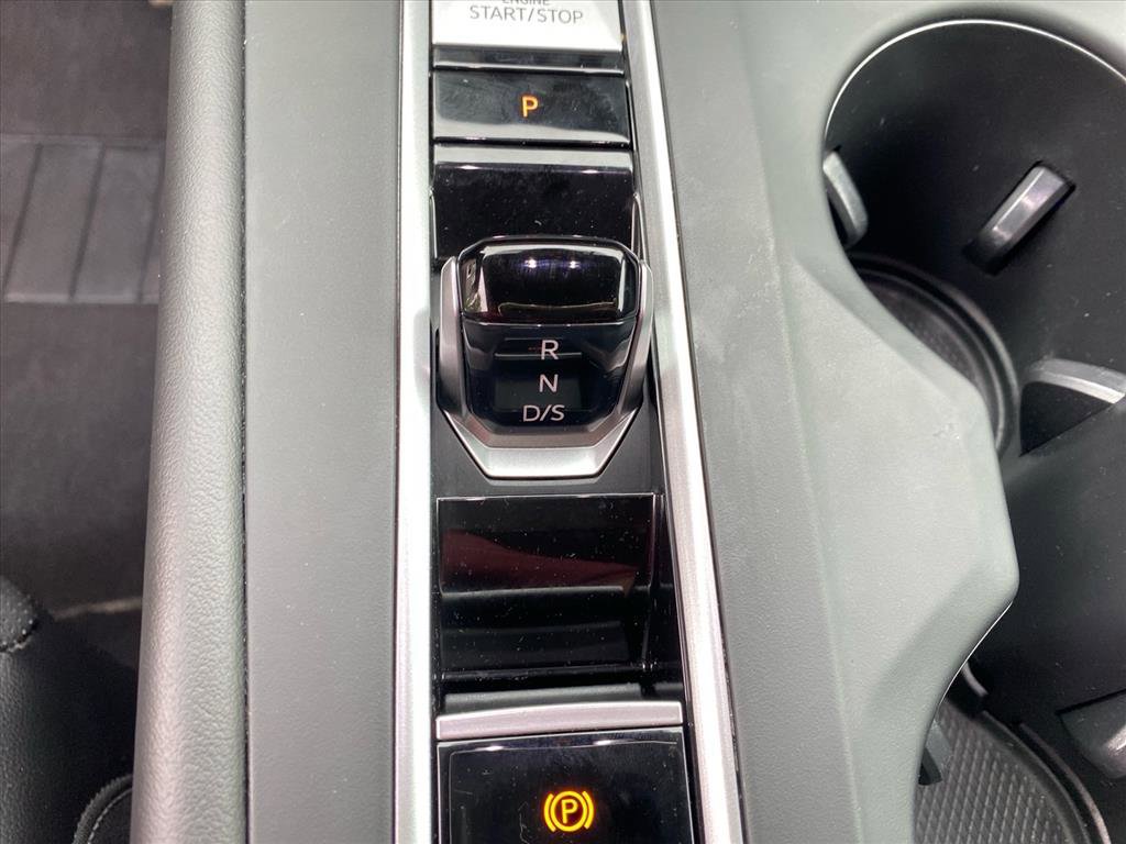 Used 2024 Volkswagen Atlas SE AWD/4WD image 11