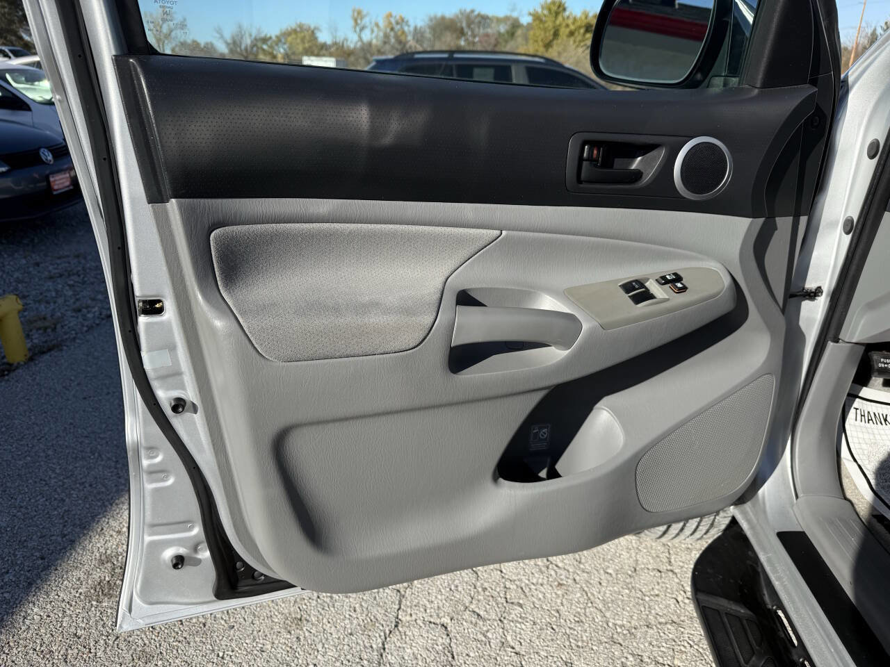 Used 2011 Toyota Tacoma 4x4 Access Cab image 12