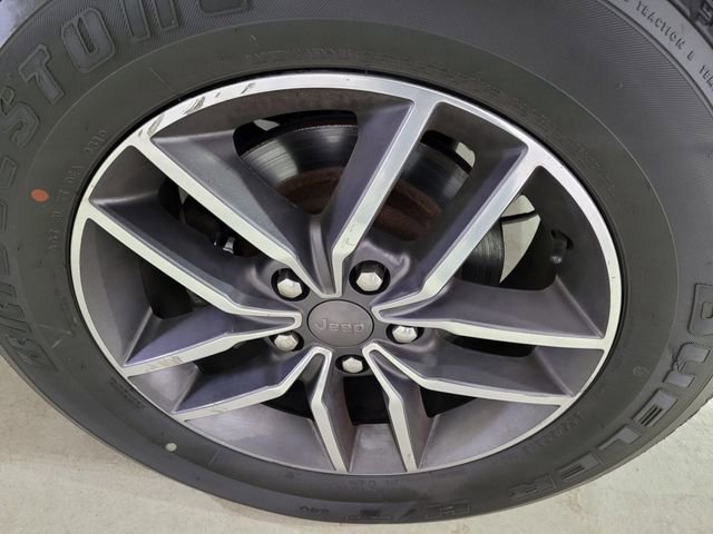 Used 2019 Jeep Grand Cherokee Limited image 27