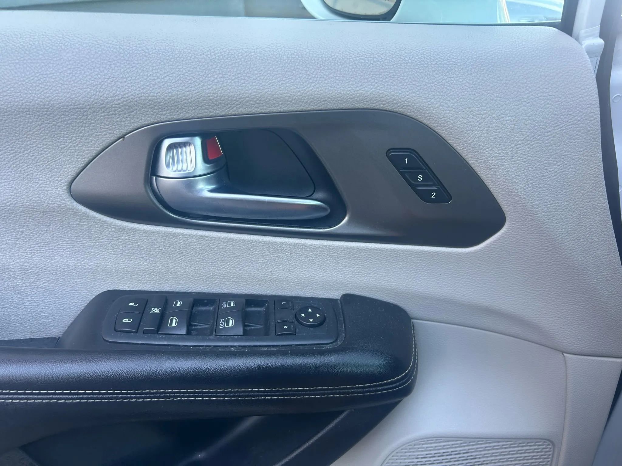 Used 2021 Chrysler Pacifica Touring-L image 17