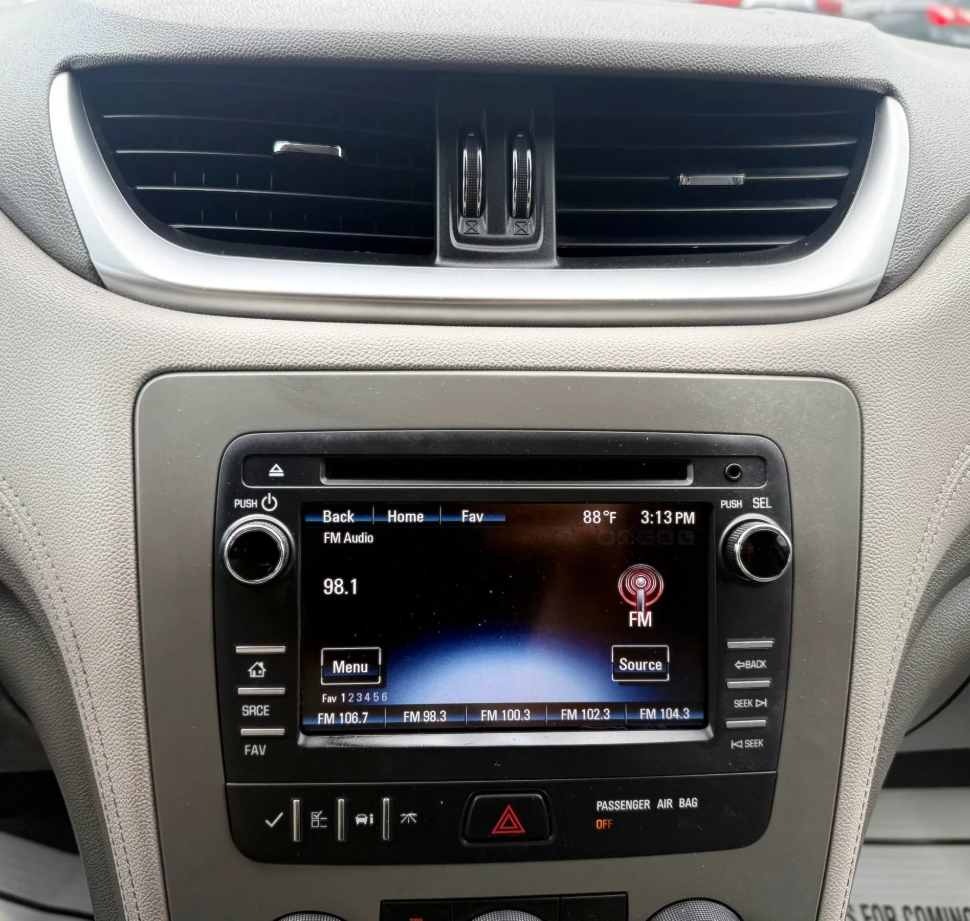 Used 2015 Chevrolet Traverse LS FWD image 15