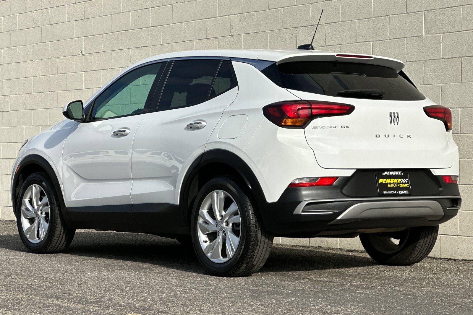 Certified 2024 Buick Encore GX Preferred FWD image 6
