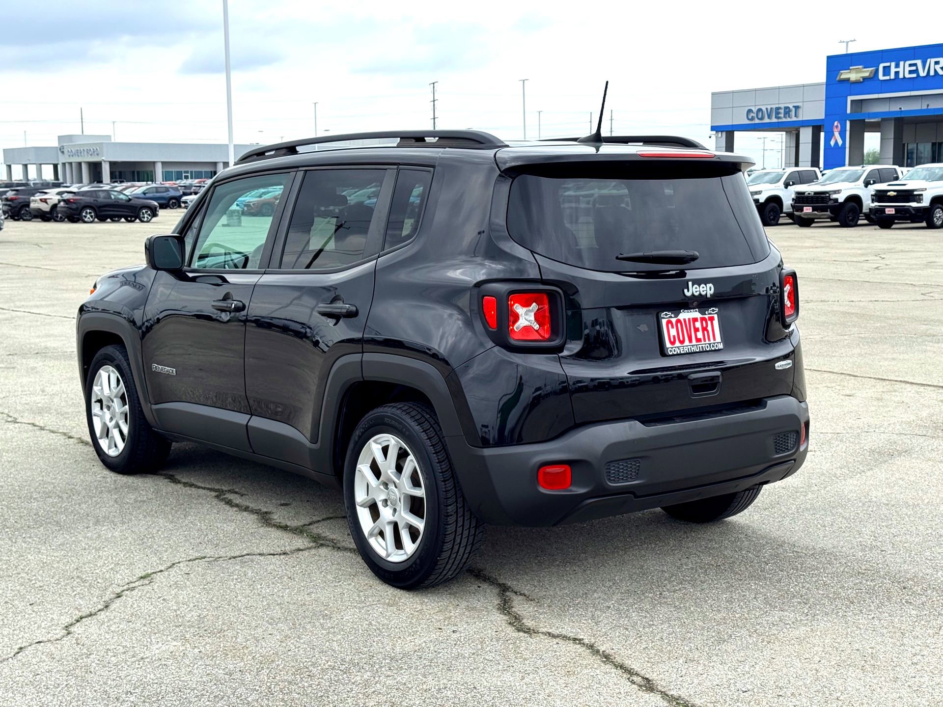 Used 2020 Jeep Renegade Latitude FWD image 9