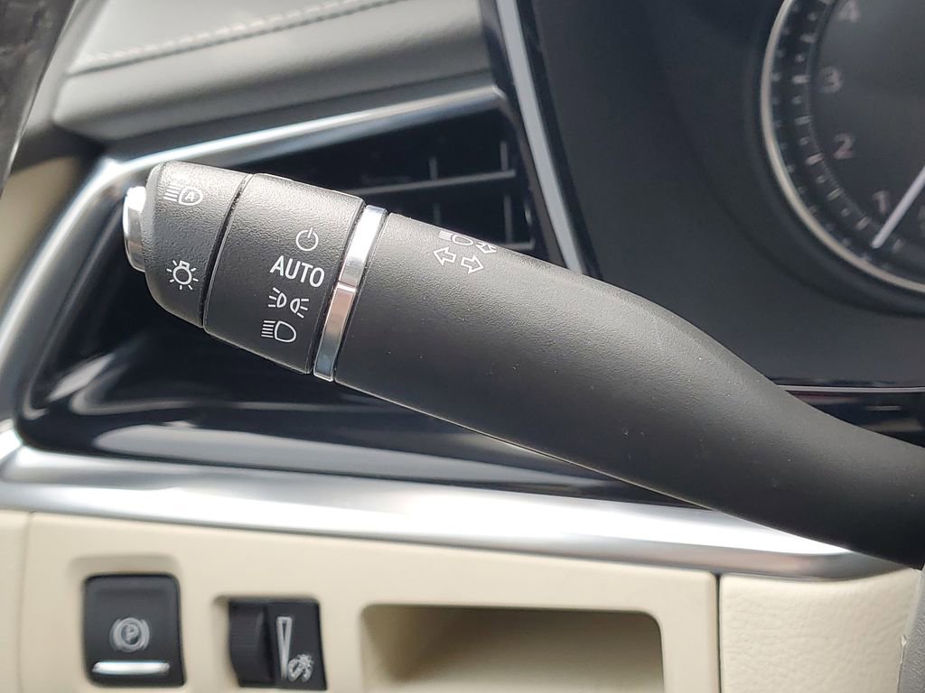 Used 2022 Cadillac XT6 Premium Luxury w/ LPO, Floor Liner Package AWD/4WD image 12