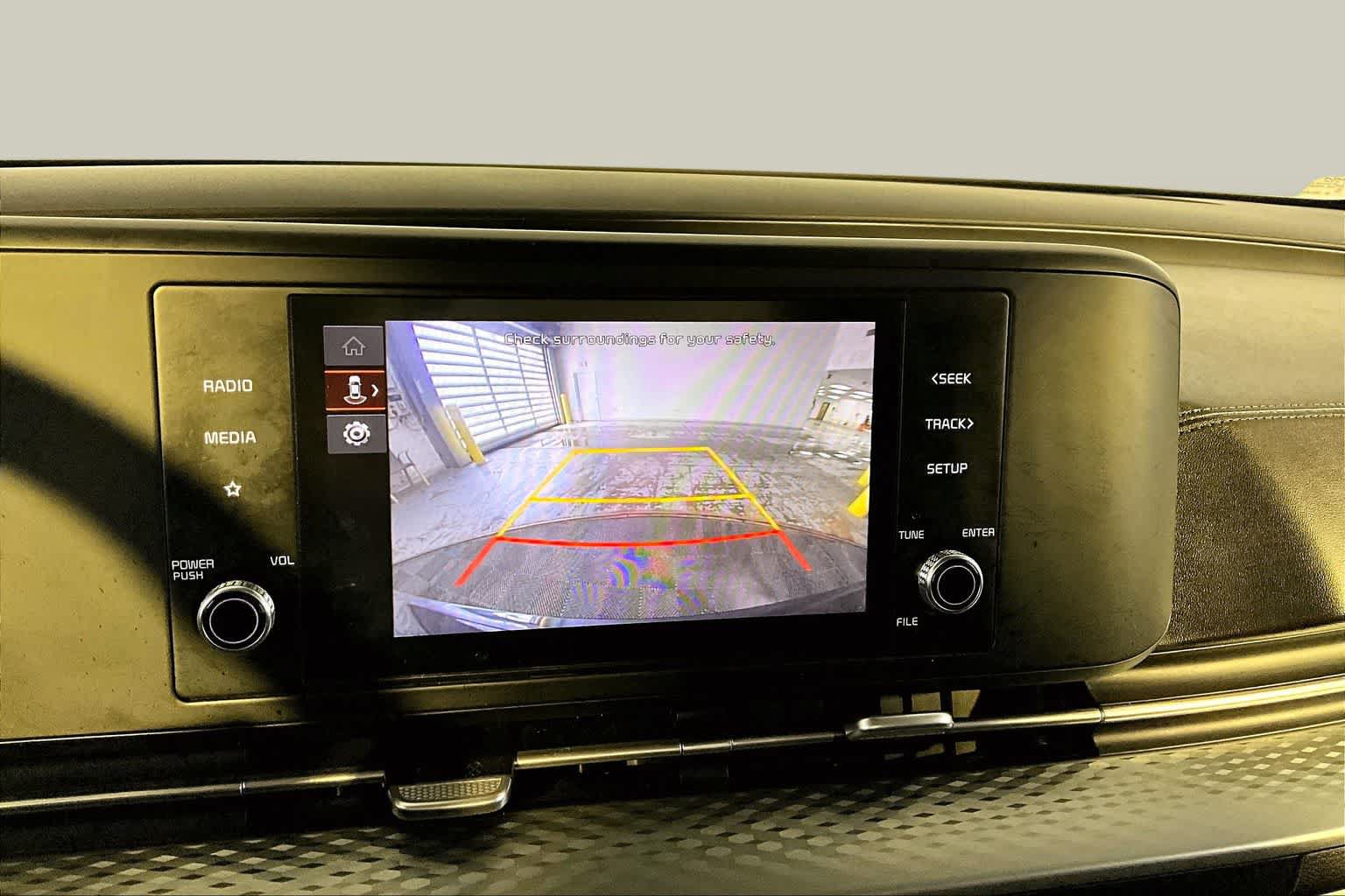 Used 2023 Kia Carnival LX FWD image 29