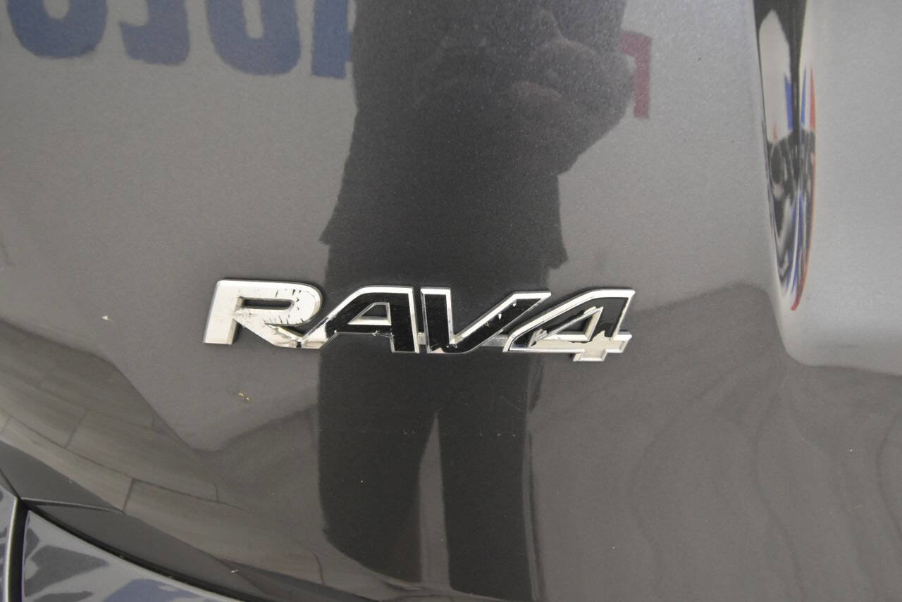 Used 2017 Toyota RAV4 LE w/ All Weather Liner Package AWD/4WD image 38