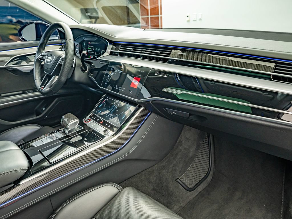 Used 2022 Audi S8 AWD/4WD image 37