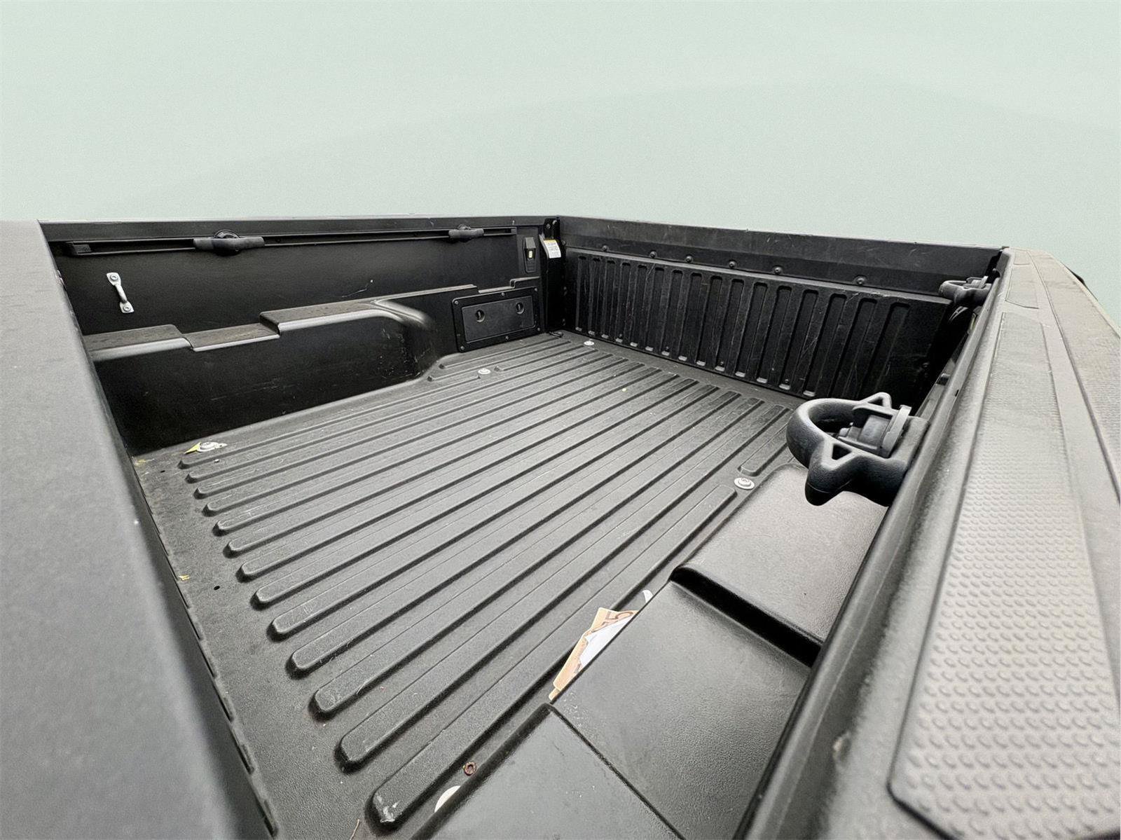 Used 2022 Toyota Tacoma SR5 RWD image 7