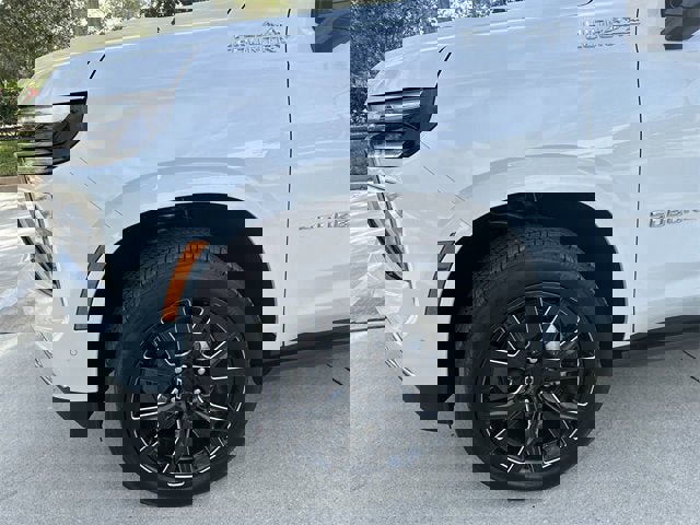 New 2026 Chevrolet Suburban High Country image 19