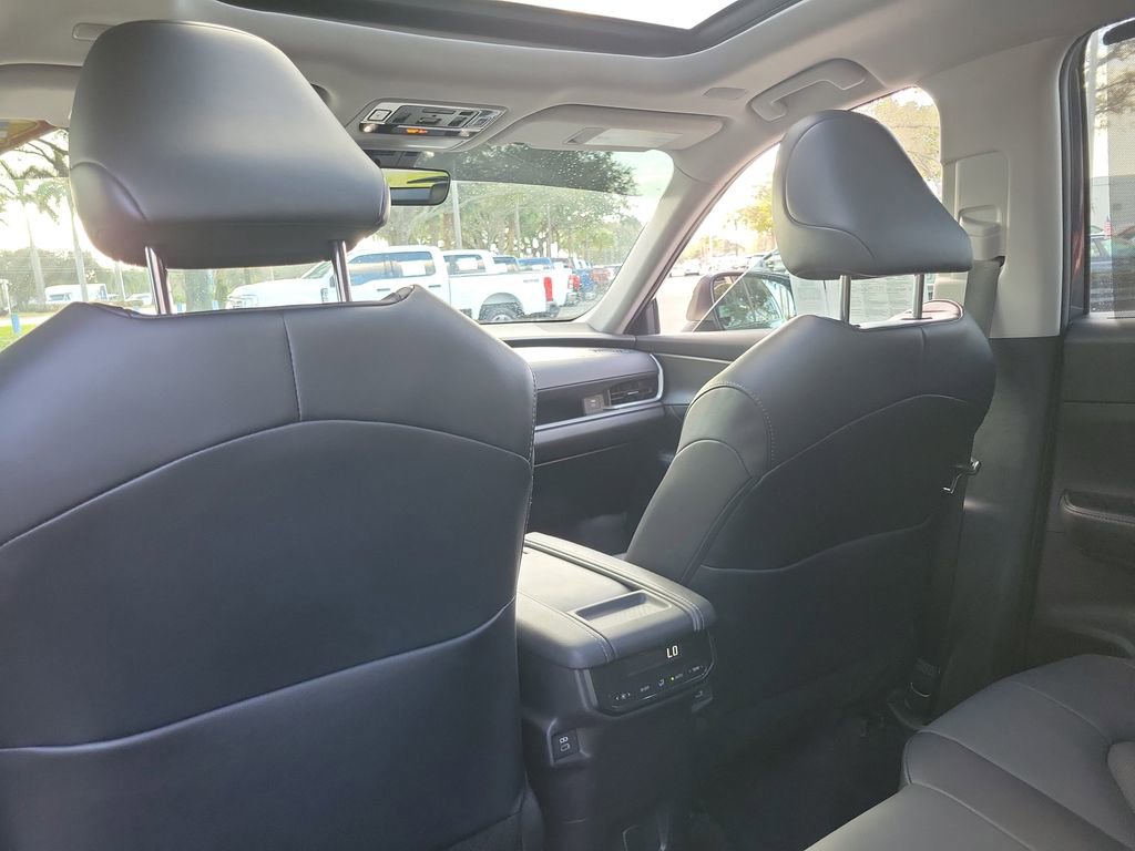 Used 2024 Toyota Grand Highlander XLE image 11