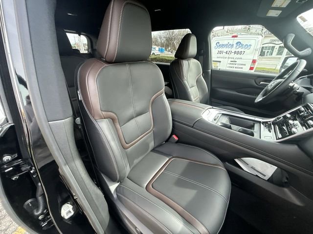 New 2026 Nissan Armada SL w/ Captain's Chari Seat Package image 15