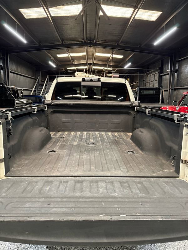 Used 2017 RAM 3500 Laramie Longhorn image 11