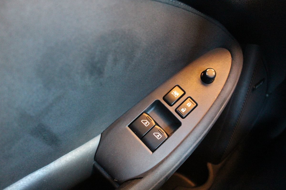 Used 2010 Nissan 370Z Touring w/ Sport Pkg RWD image 7