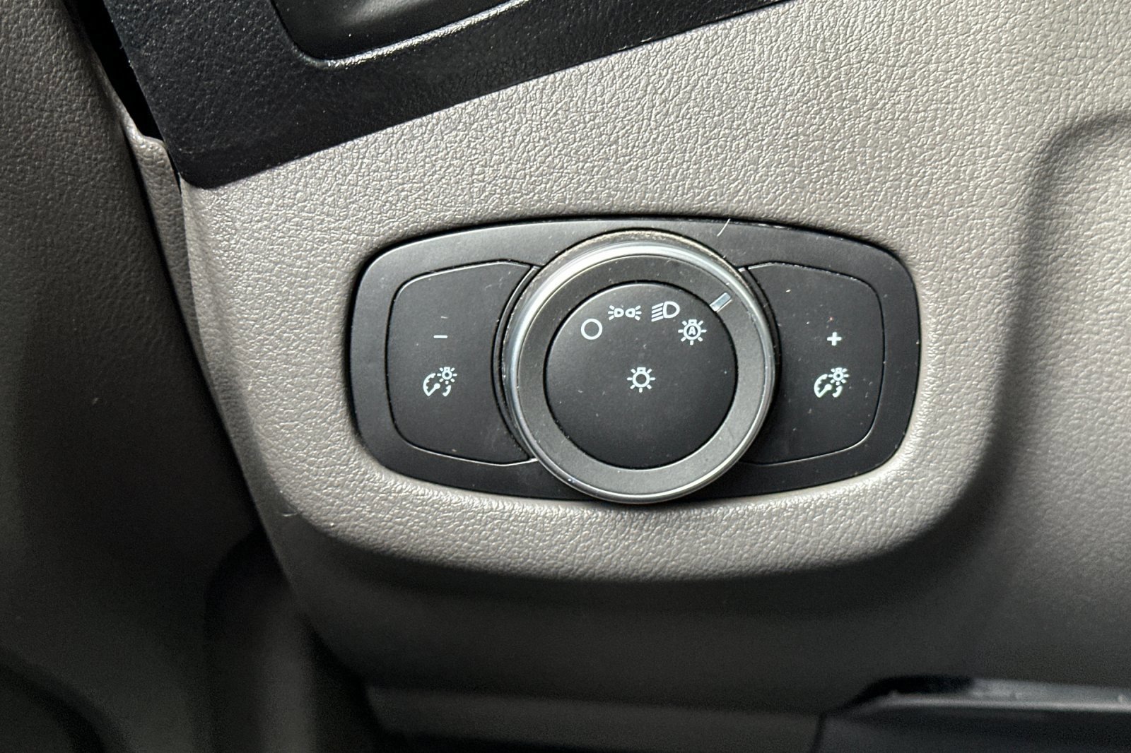 Used 2023 Ford Transit Connect XL image 24