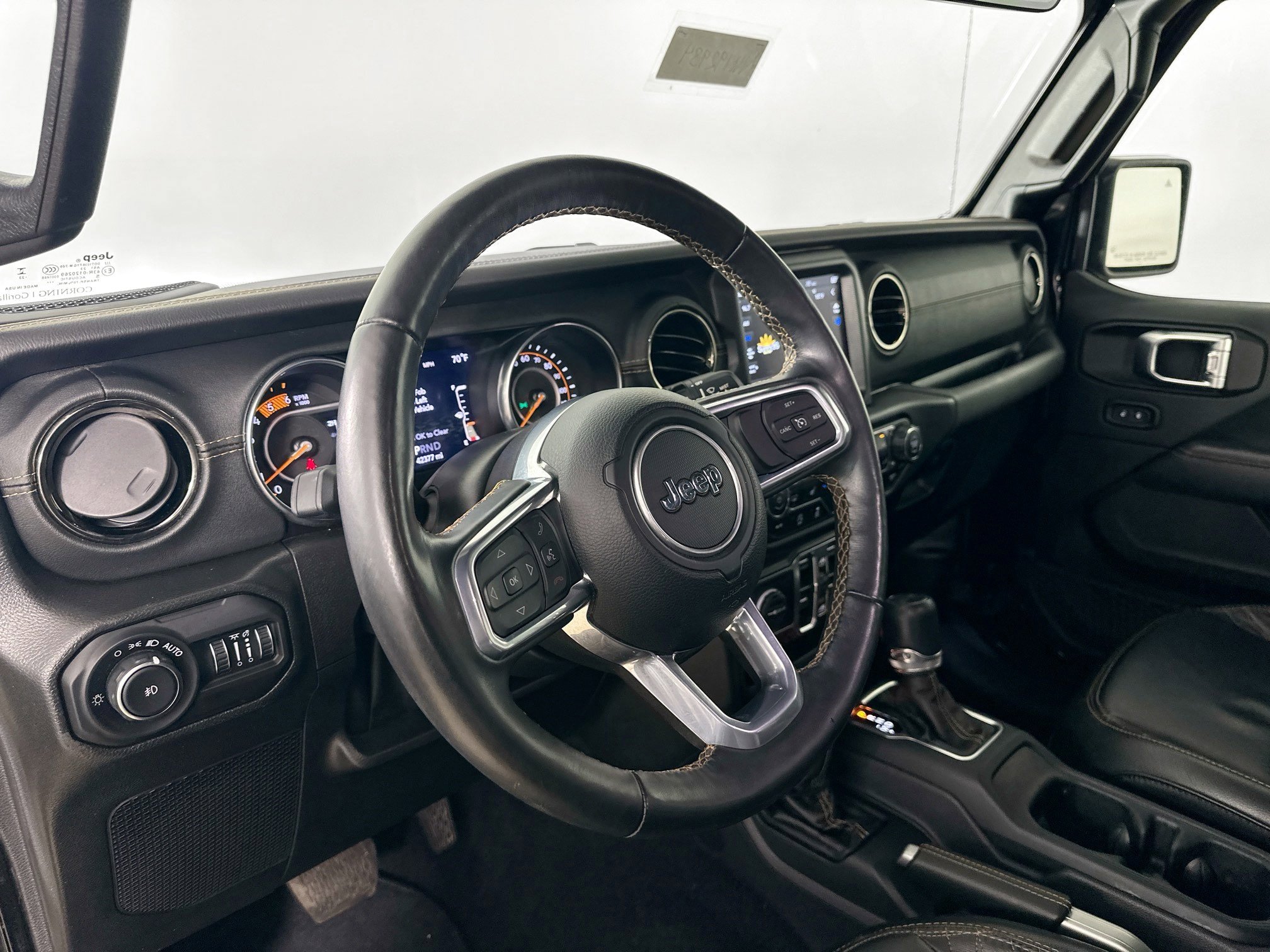 Used 2022 Jeep Wrangler Unlimited Sahara AWD/4WD image 9