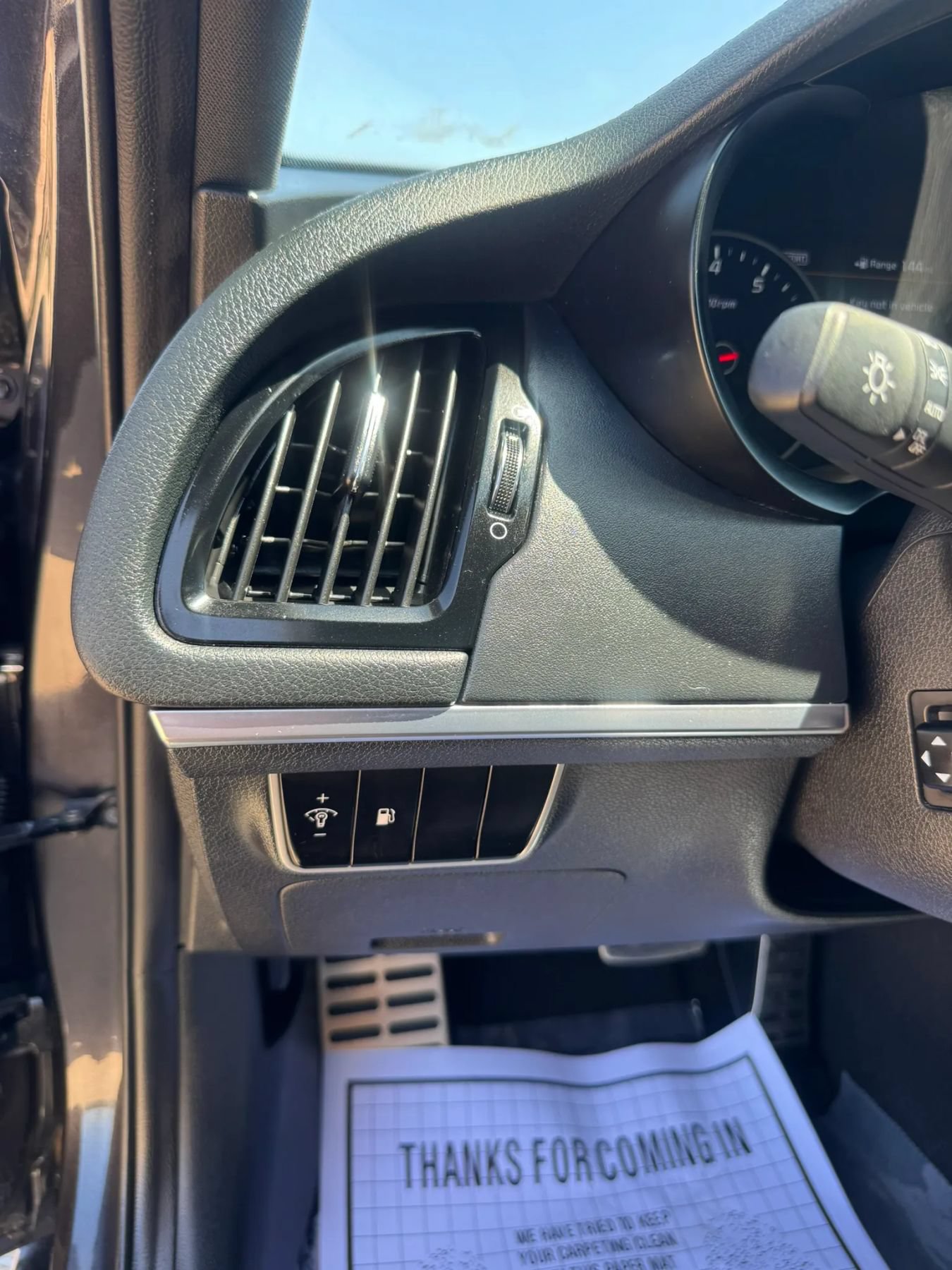 Used 2018 Kia Stinger GT1 AWD/4WD image 27