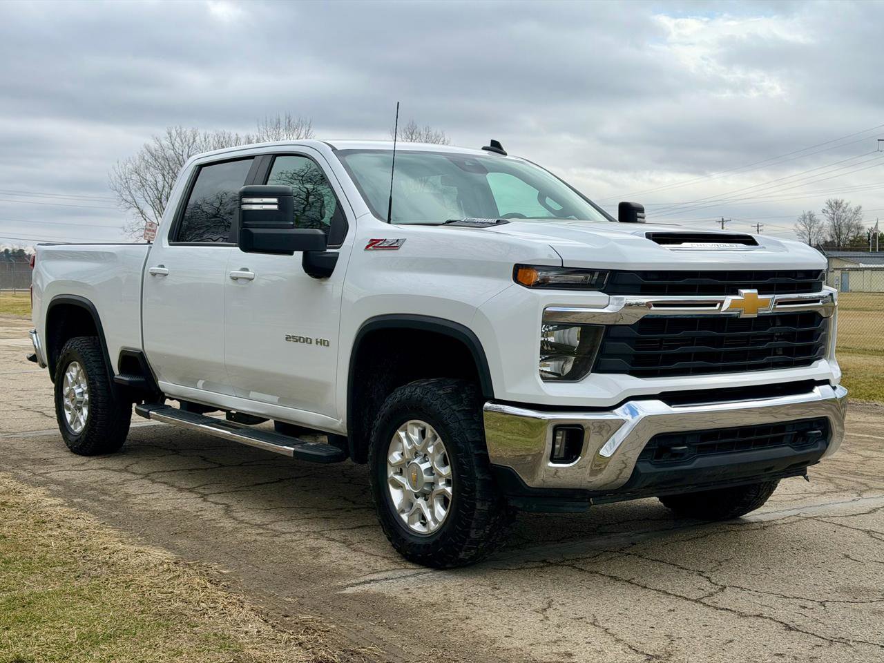 Used 2024 Chevrolet Silverado 2500 LT image 8