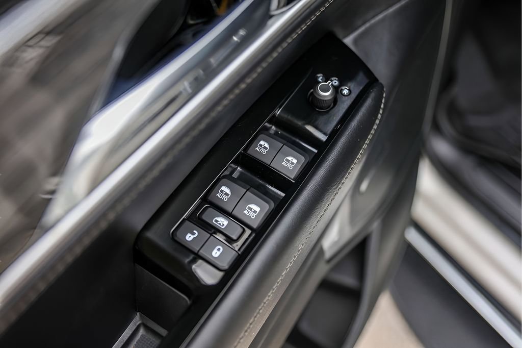 Used 2022 Jeep Wagoneer Series III AWD/4WD image 26