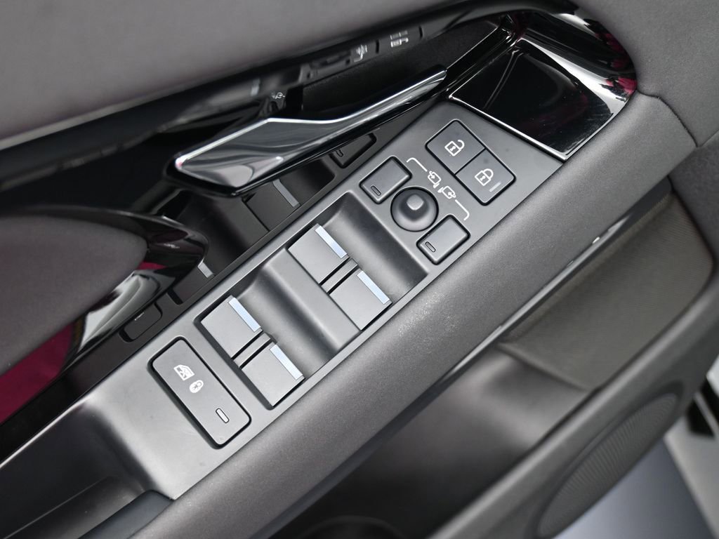 Used 2024 Land Rover Range Rover Evoque S image 19