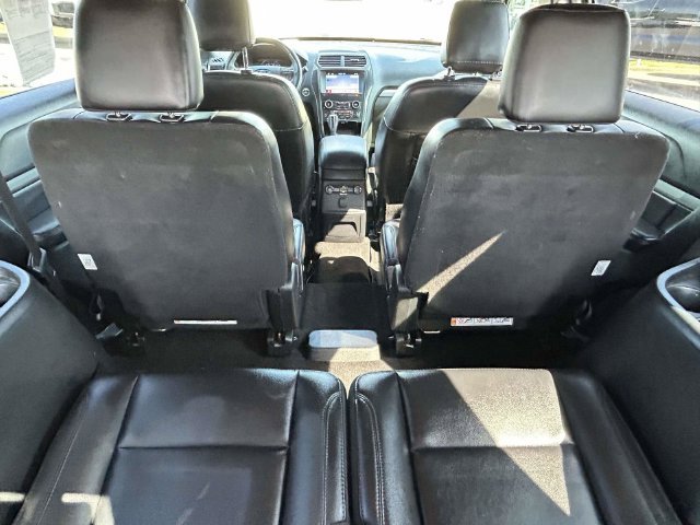 Certified 2019 Ford Explorer XLT w/ Equipment Group 202A FWD image 28