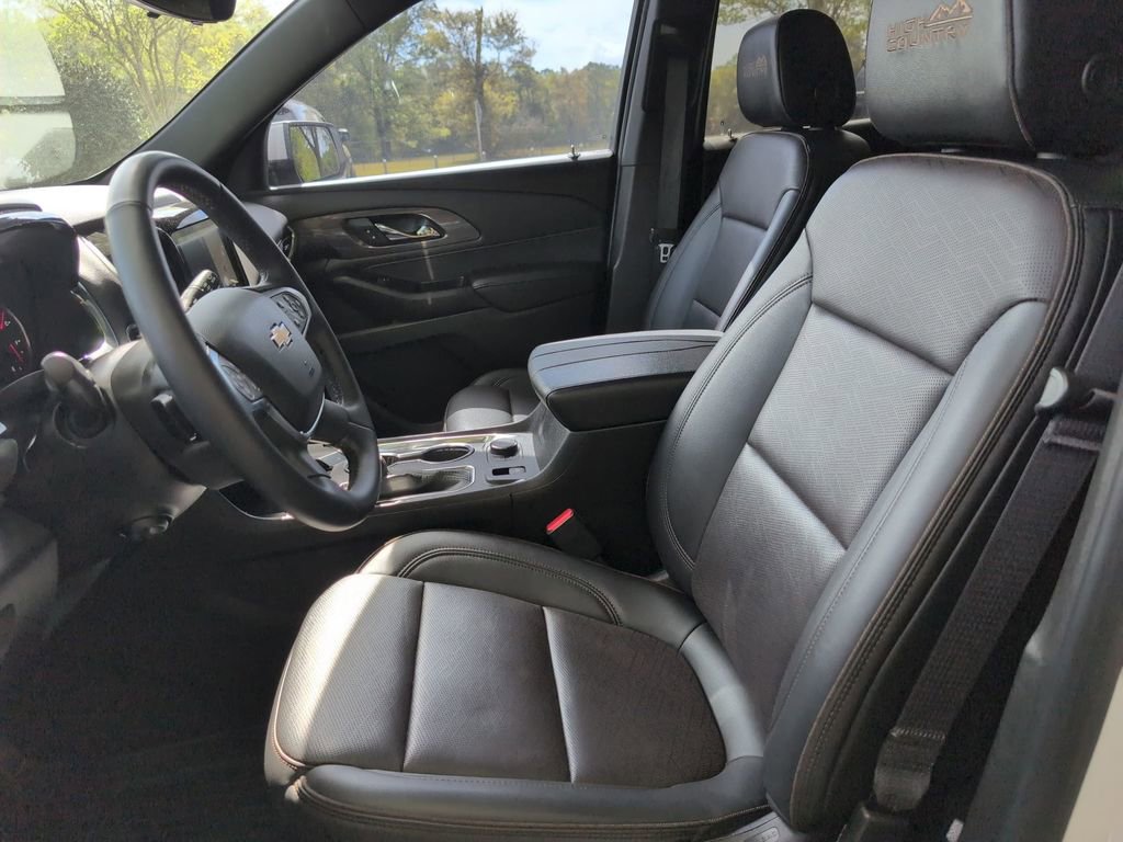 Used 2023 Chevrolet Traverse High Country image 14
