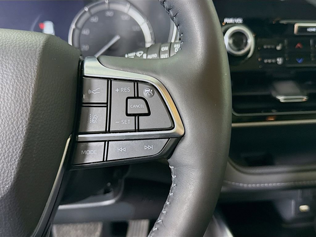 Certified 2021 Toyota Highlander Platinum image 24