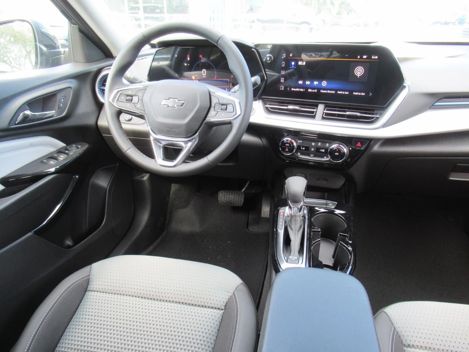 New 2026 Chevrolet Trax LT w/ Midnight Edition FWD image 13