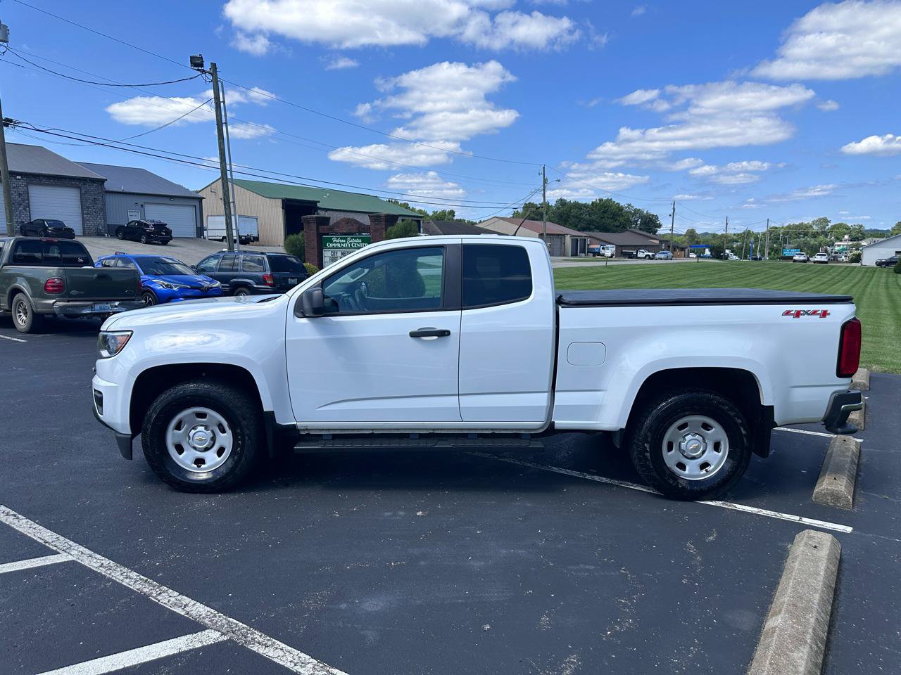 Used 2019 Chevrolet Colorado W/T AWD/4WD image 4