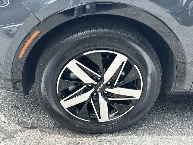 Certified 2022 Kia Sorento S w/ Panoramic Sunroof Package FWD image 12