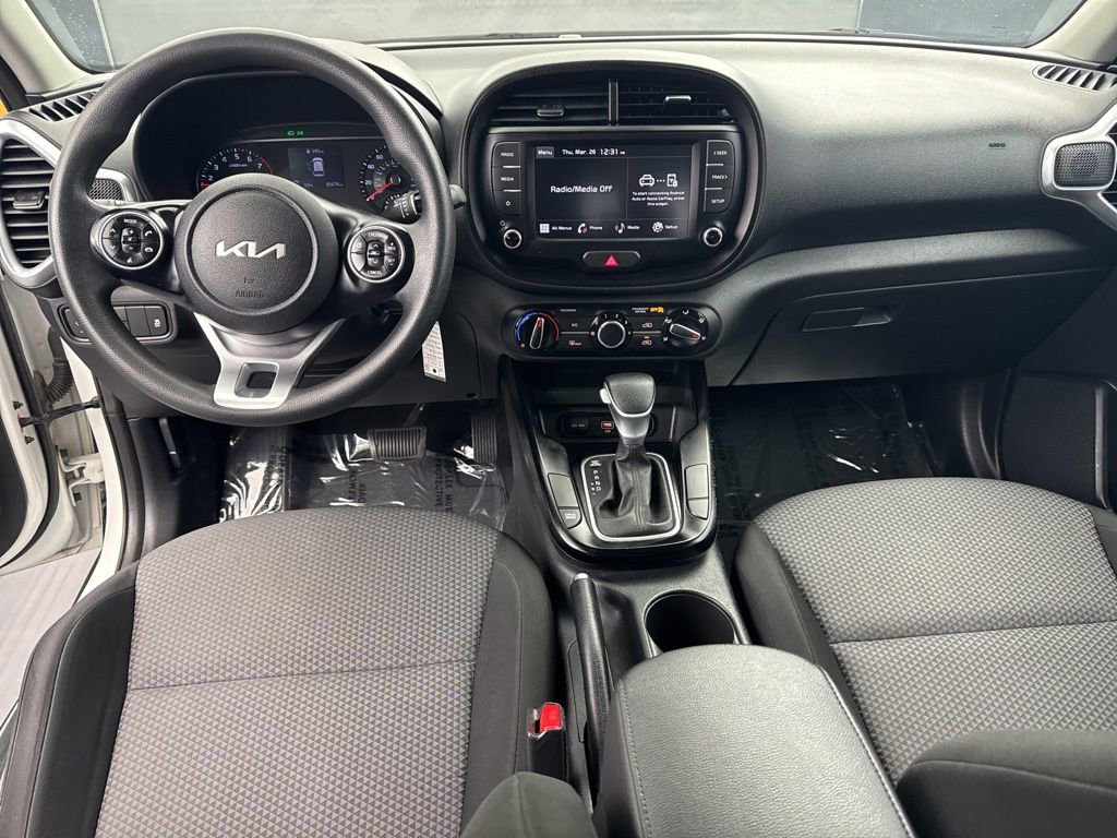 Used 2022 Kia Soul LX w/ Technology Package FWD image 12