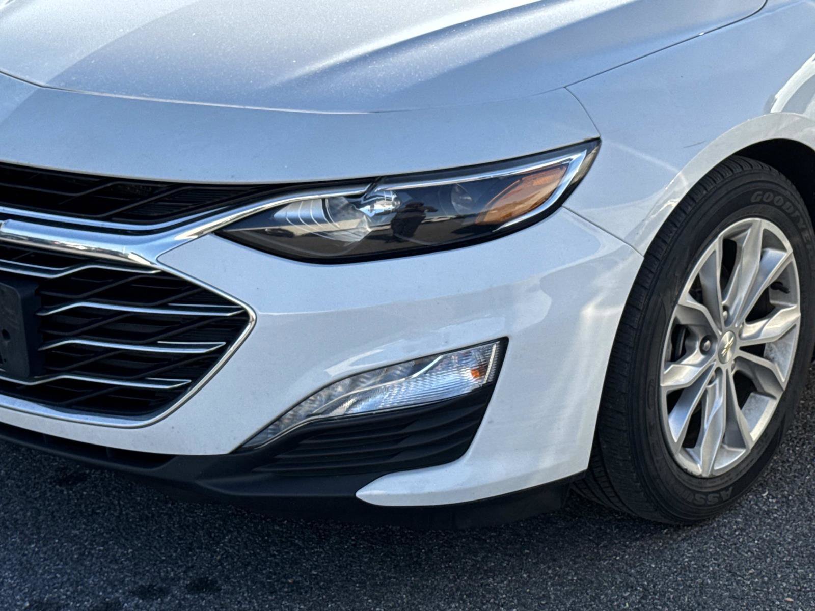 Used 2019 Chevrolet Malibu LT FWD image 3