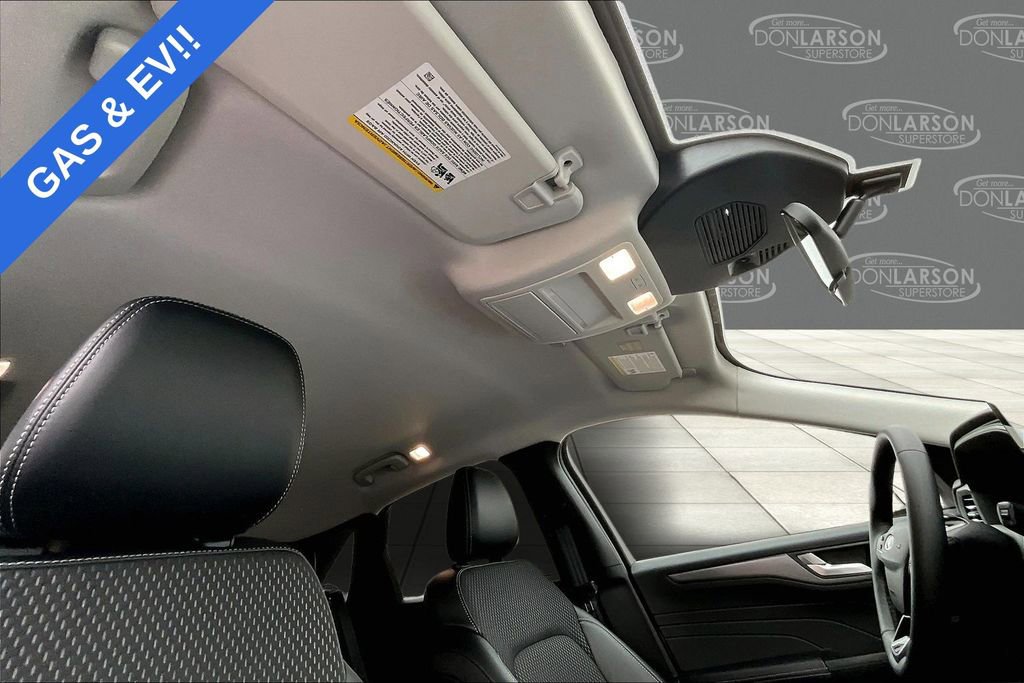 New 2026 Ford Escape SE w/ Class II Trailer Tow Package image 15