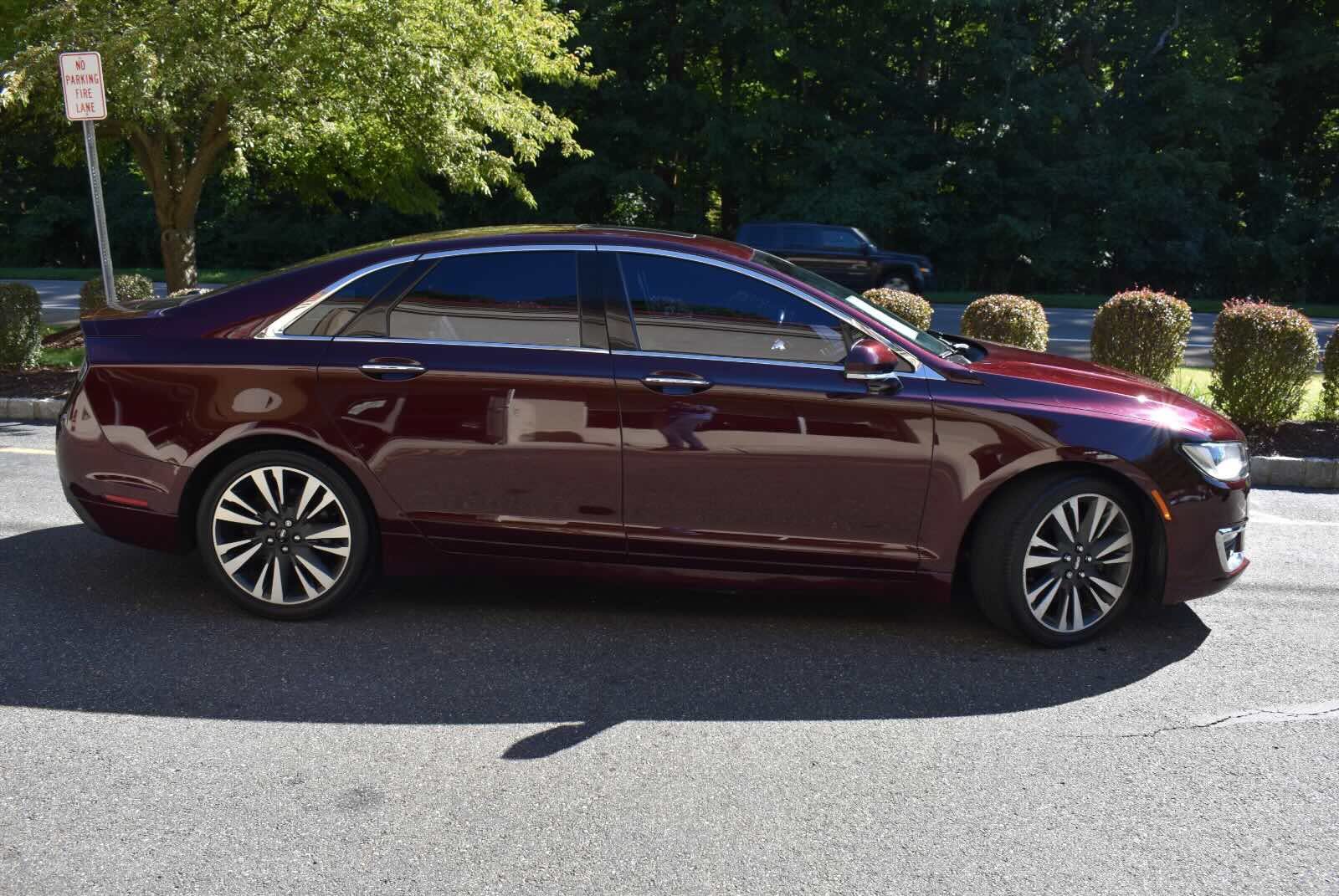 Used 2017 Lincoln MKZ Select w/ Climate Package FWD image 3