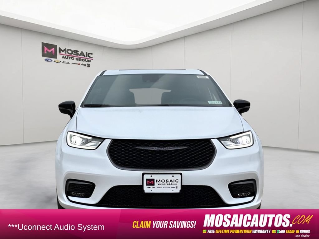New 2026 Chrysler Pacifica Select AWD/4WD image 2