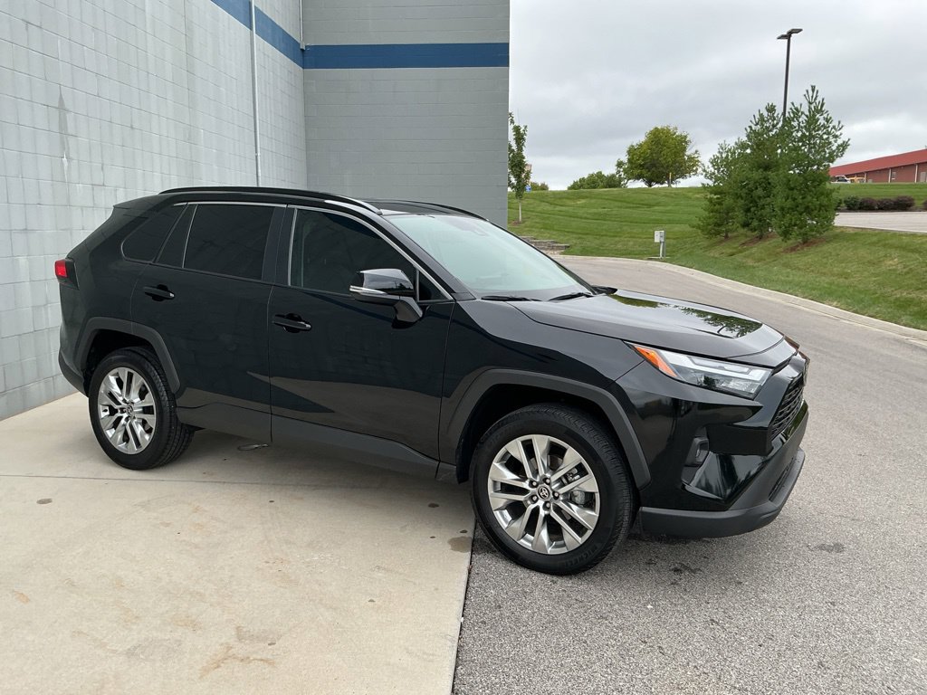 Used 2025 Toyota RAV4 XLE Premium w/ Weather Package AWD/4WD image 14