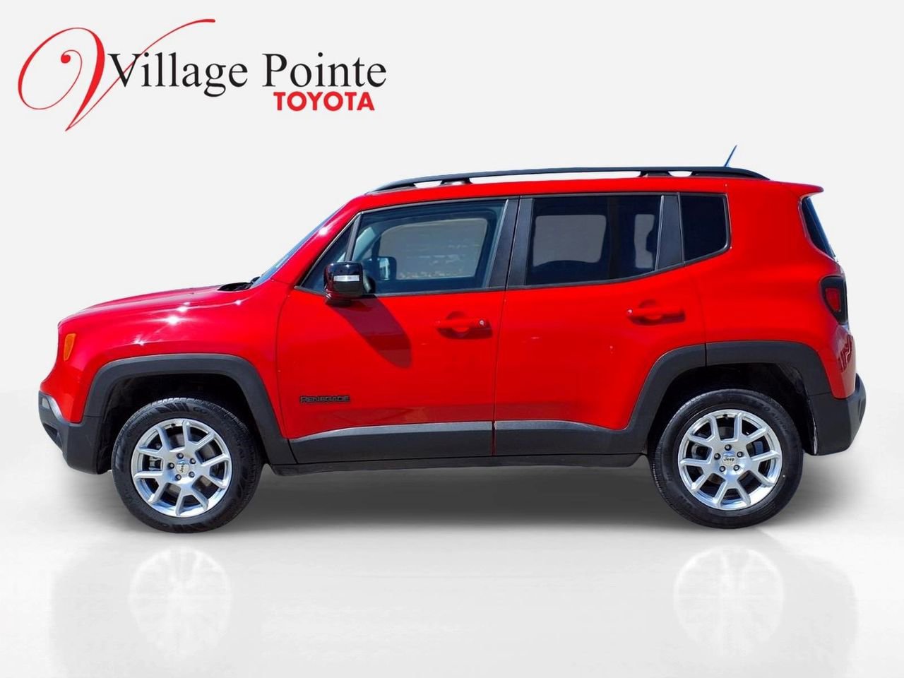 Used 2023 Jeep Renegade Latitude AWD/4WD image 2