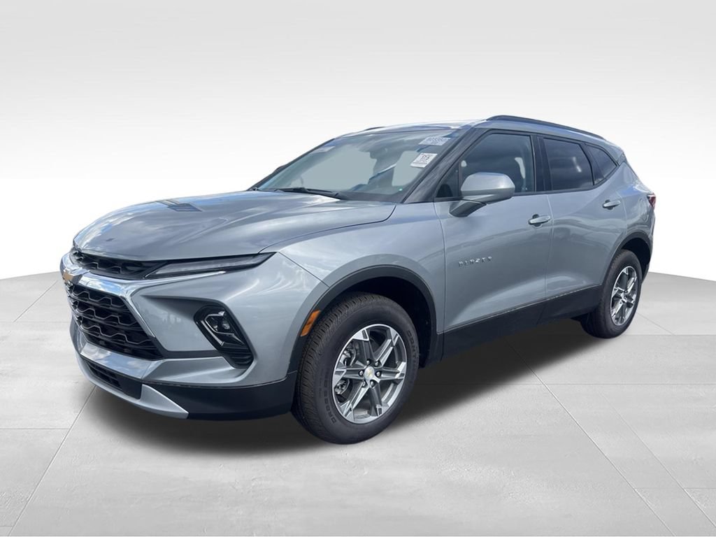 Used 2024 Chevrolet Blazer LT w/ Convenience Package FWD image 2