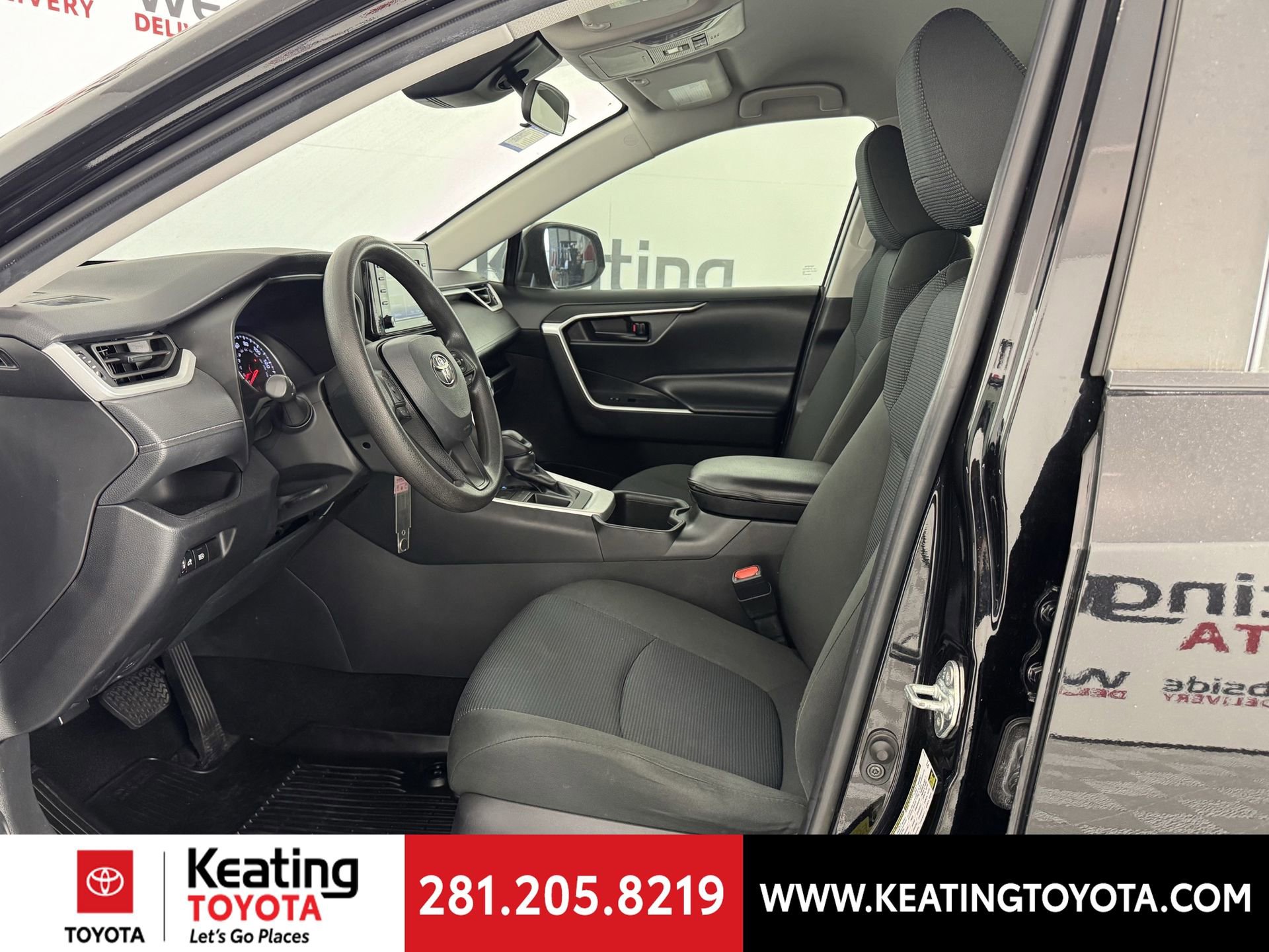 Used 2022 Toyota RAV4 LE image 13