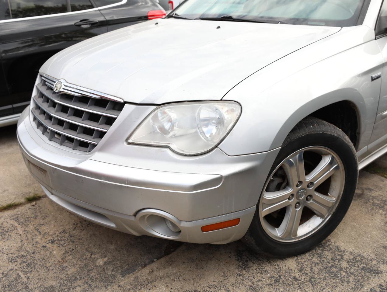 Used 2008 Chrysler Pacifica Touring FWD image 2