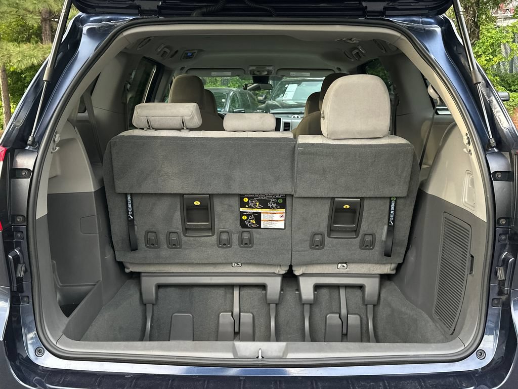 Used 2019 Toyota Sienna L FWD image 5