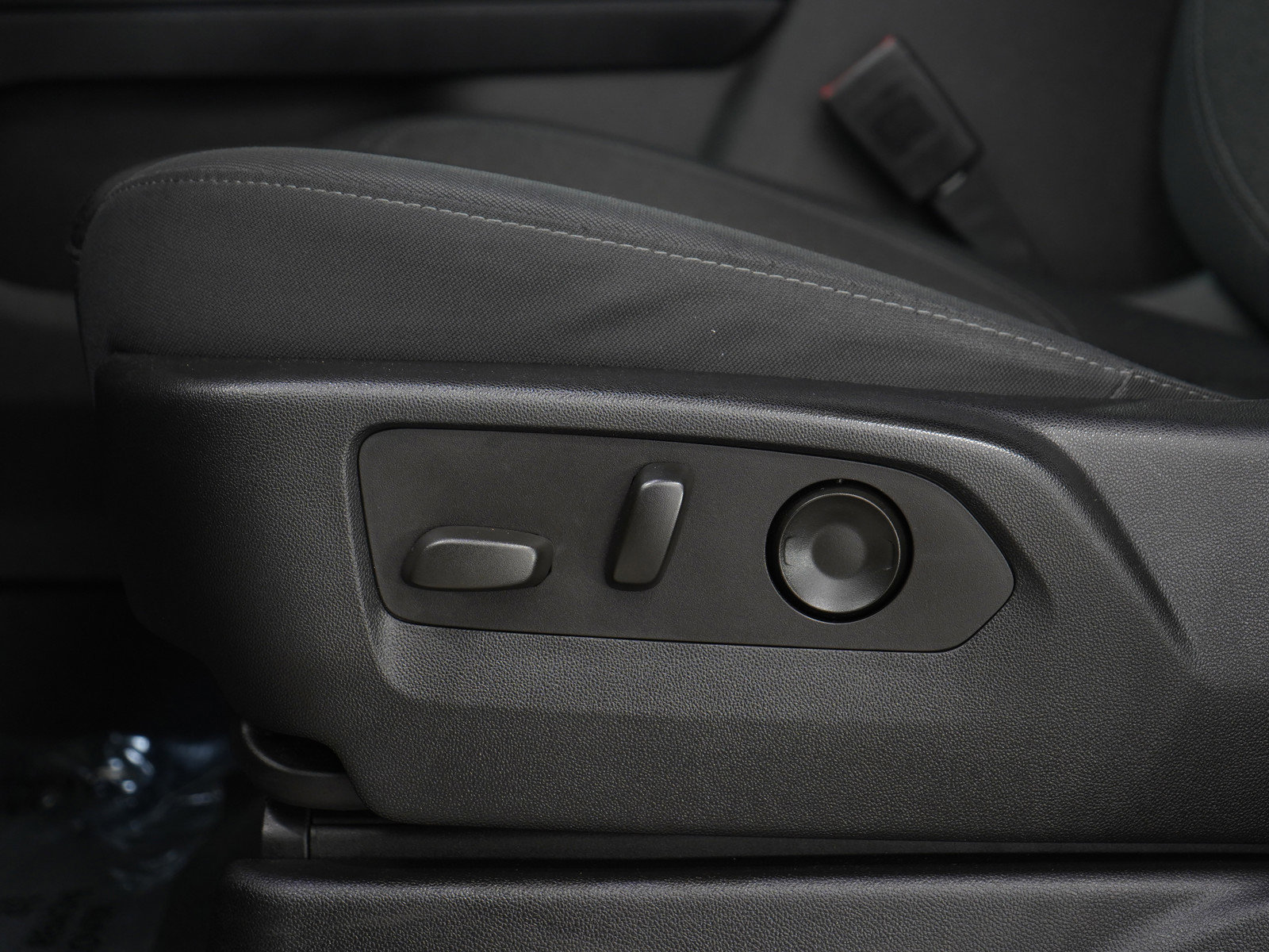 Used 2021 GMC Yukon SLE image 22