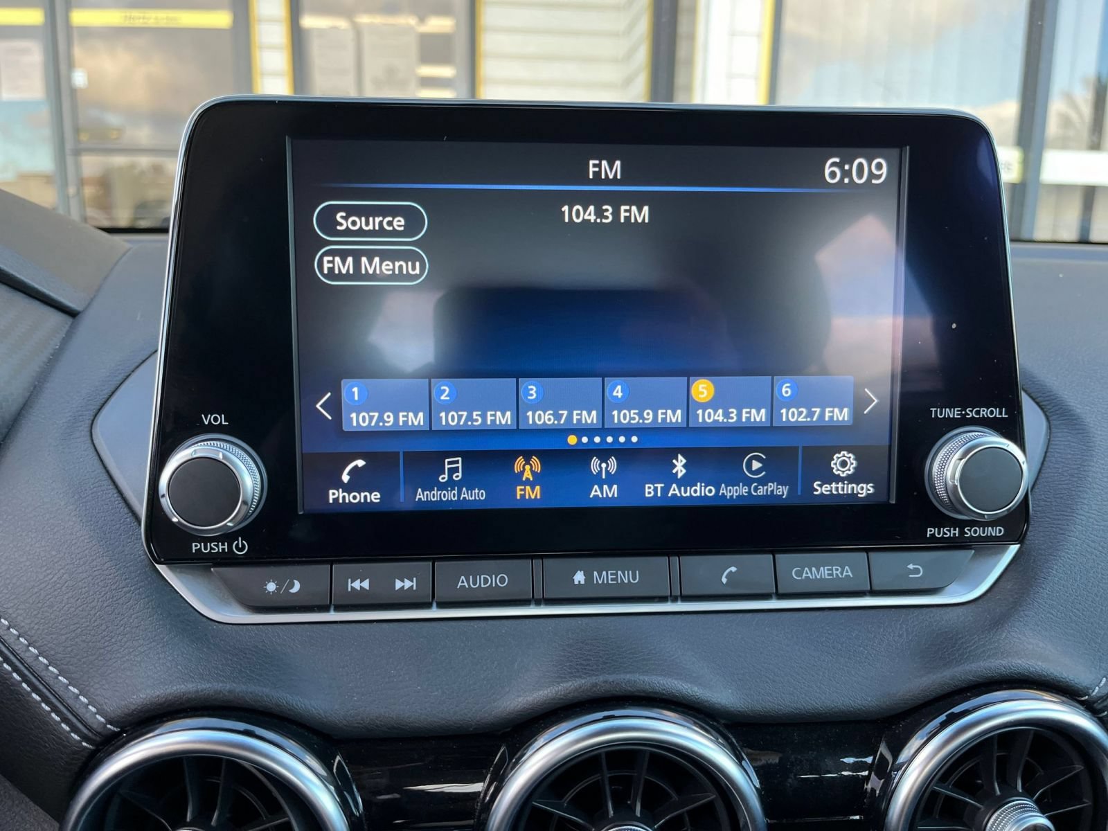 Used 2025 Nissan Sentra SV FWD image 19