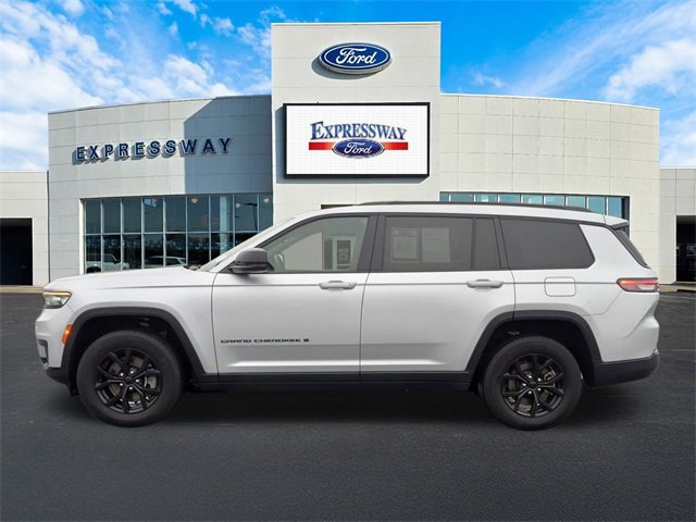Used 2024 Jeep Grand Cherokee L Laredo image 9
