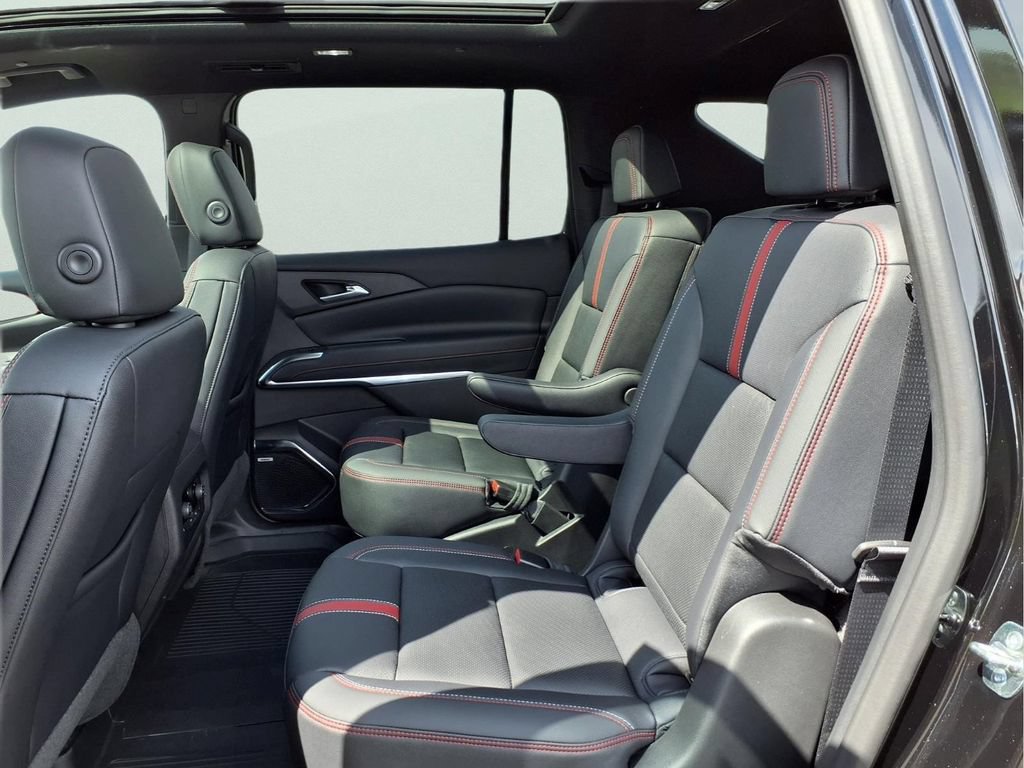 New 2026 Chevrolet Traverse RS w/ LPO, Floor Liner Package FWD image 21