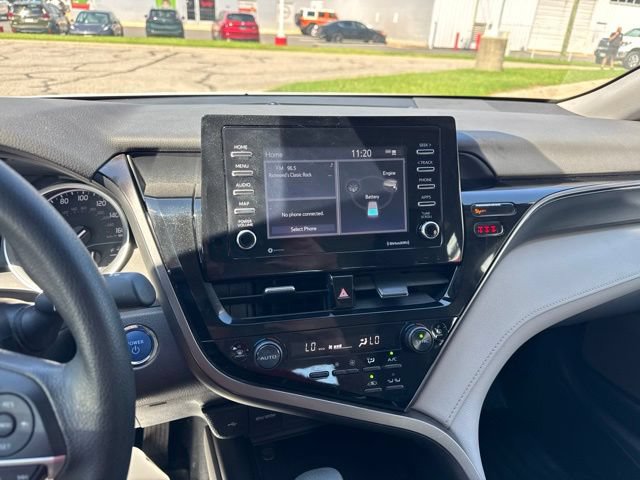 Used 2021 Toyota Camry LE FWD image 16