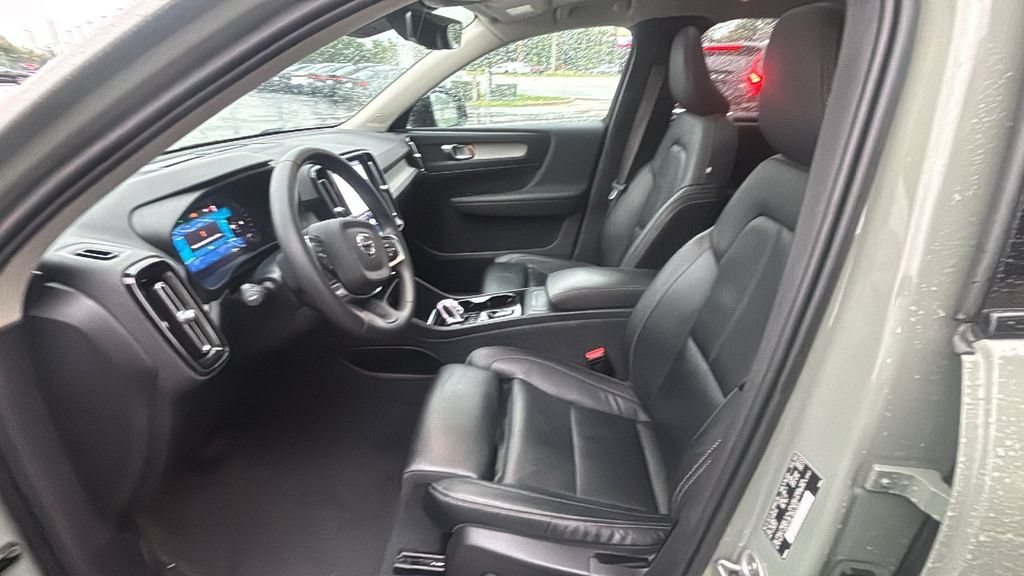 Used 2023 Volvo XC40 B5 Plus w/ Climate Package AWD/4WD image 12